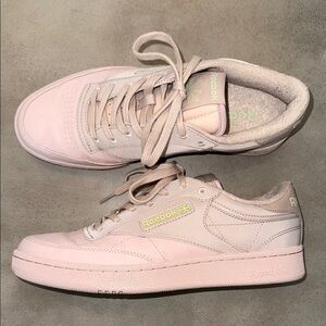 😎 Reebok Pastel Pink Men's Sneakers